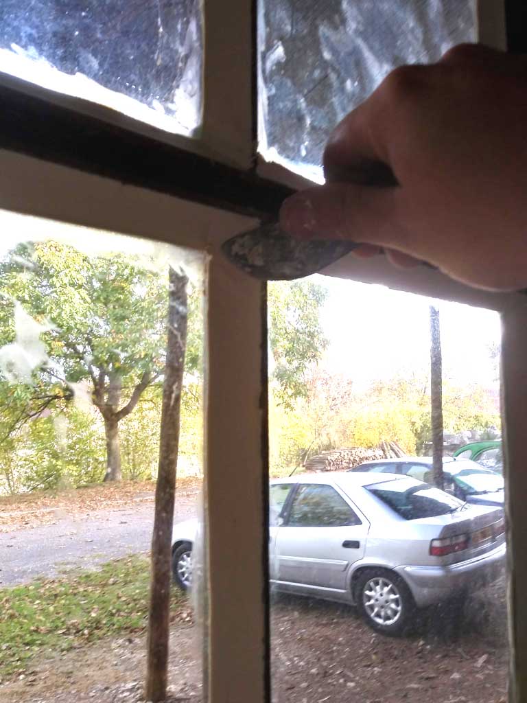 Glaszetten met stopverf